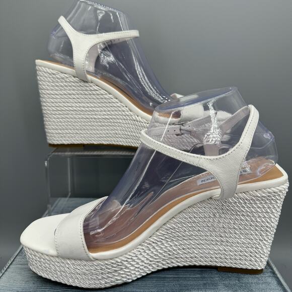 NEW Steve Madden Women’s Tory Twist Wedge Sandals White Size 10M - Picture 2 of 11